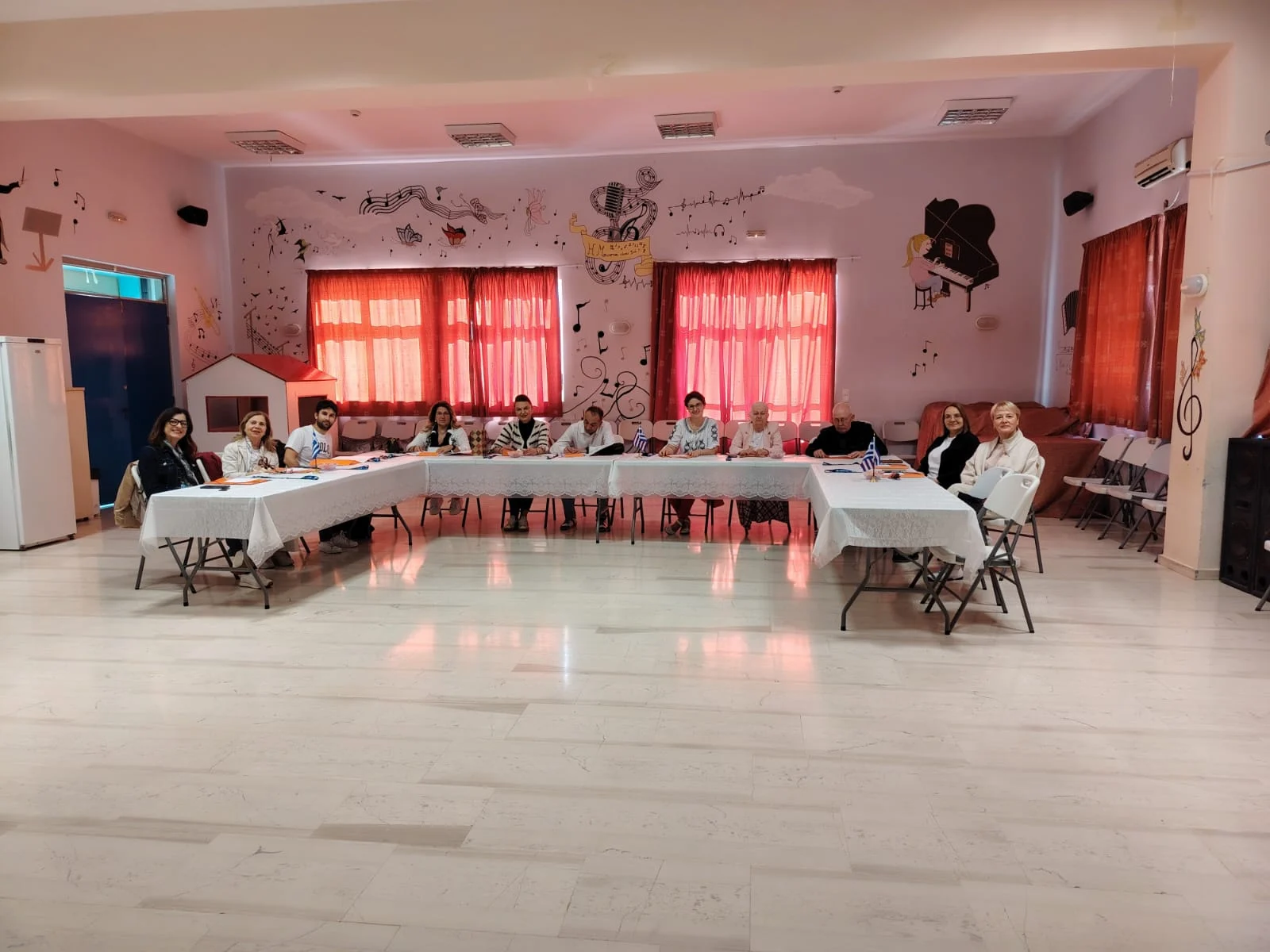 La sala allestita per le attività — Creta, Grecia
