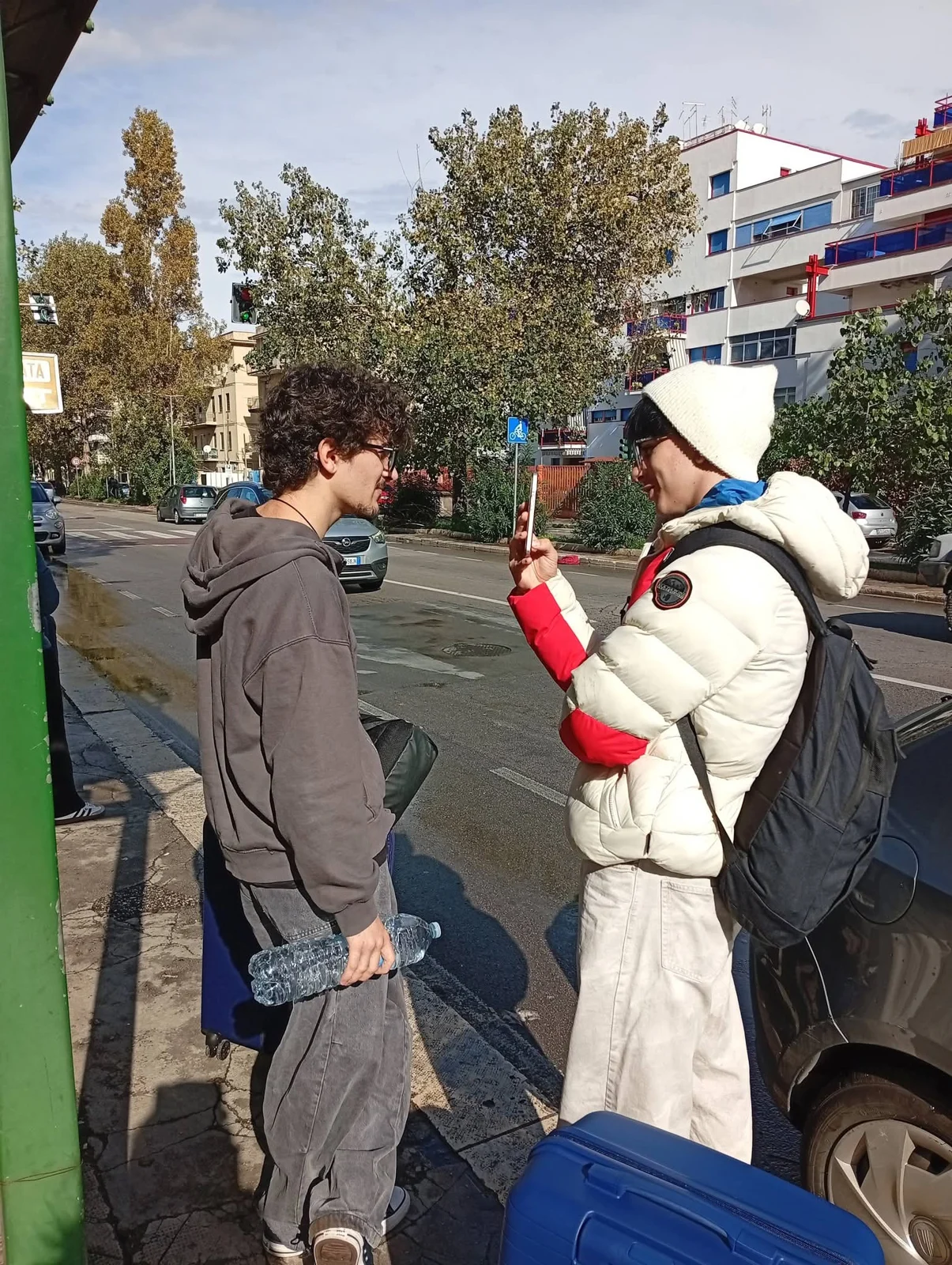 Attività all’aperto tra i partecipanti
