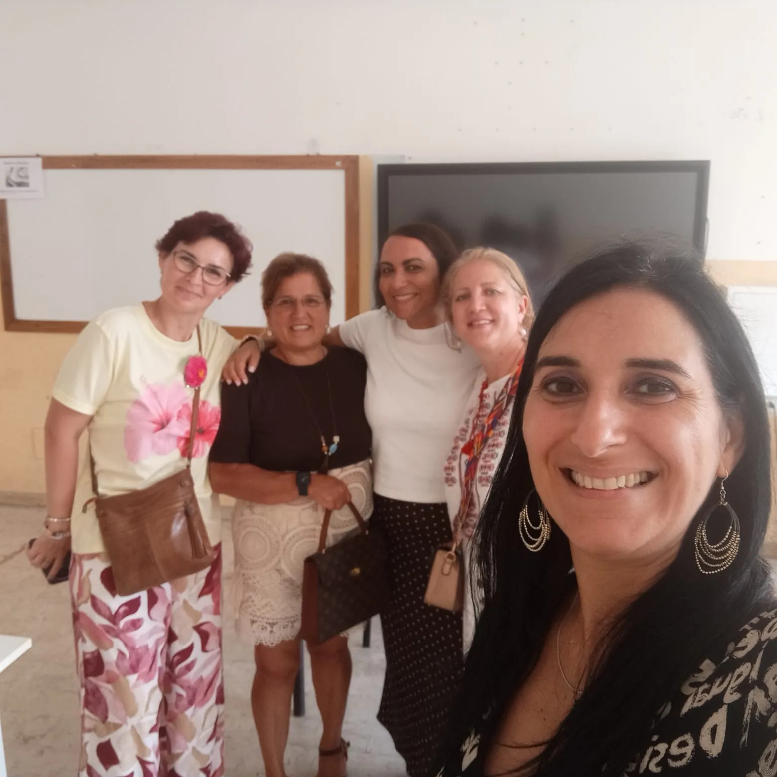 Una foto insieme in una sala interna — Terrasini, Italia
